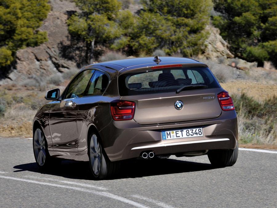  BMW 125d 3-Door Urban Line 2012 года  (фото 13 из 16)
